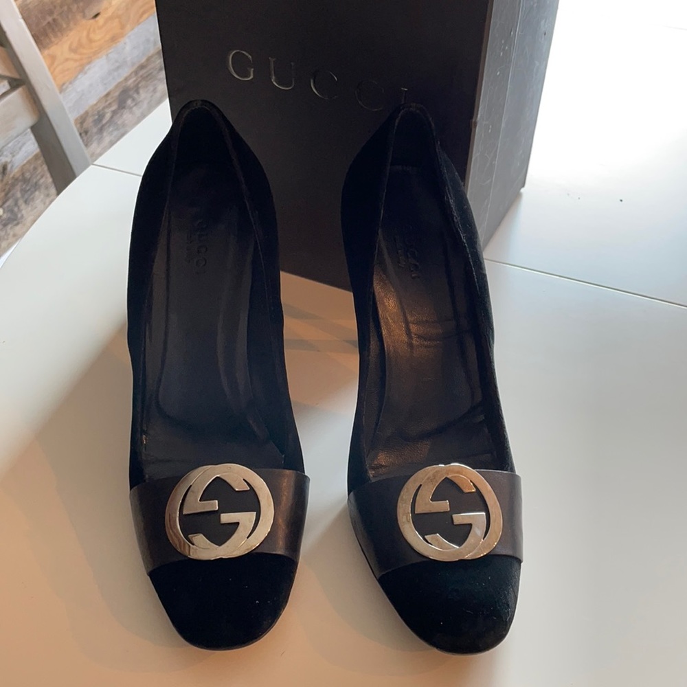 Gucci Black Velvet pumps. Size 8.5